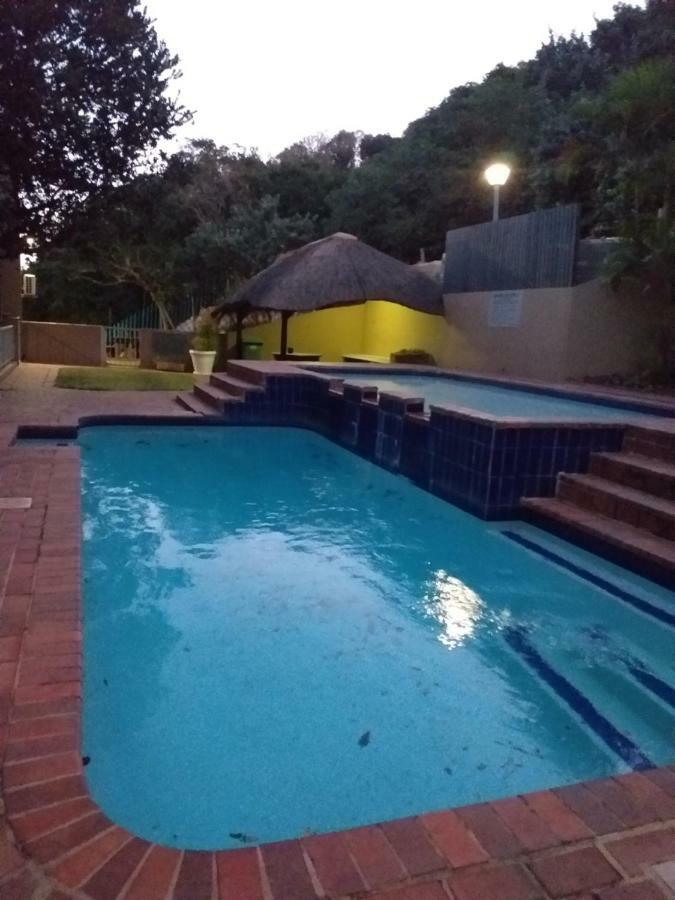 84 Camarque Umdloti Beach Экстерьер фото